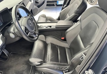Volvo V60 II  Kombi 2.0 D4 190KM 2019 Volvo V60 4x4 V60 2.0D 190 KM R-Design 2020r Warszawa 2.0 Diesel 190KM, zdjęcie 6