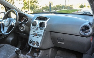 Opel Corsa D Hatchback 1.2 Twinport ECOTEC 70KM 2011 Opel Corsa Lift 2011 r. Bezwypadkowy 1.2 Benzyna 70KM, zdjęcie 9
