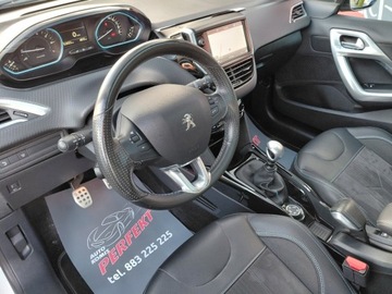 Peugeot 2008 I SUV Facelifting 1.2 PureTech 130KM 2019 Peugeot 2008 Panorama Navi Kamera PDC Alu 1.2 Benzyna 130KM, zdjęcie 11