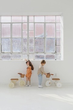 Кремовый трехколесный велосипед Banwood Trike