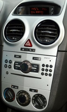 Opel Corsa D Hatchback 1.2 Twinport ECOTEC 80KM 2010 OPEL CORSA D 1.2 80 KM, zdjęcie 35