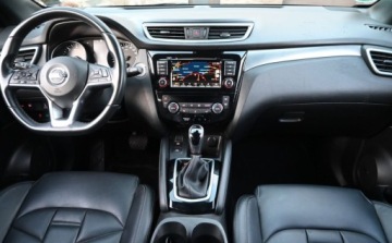 Nissan Qashqai II Crossover Facelifting 1.7 dCi 150KM 2020 Nissan Qashqai 1,7 DCI 150KM 4X4 Panorama FULL LED Nawigacja Kamera 360 BO, zdjęcie 18