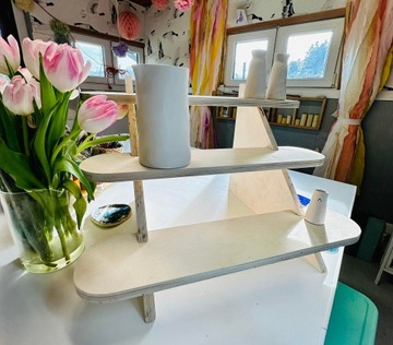 Деревянный стенд для рукоделия