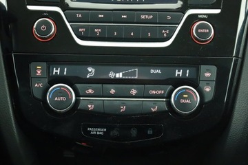 Nissan Qashqai II Crossover 1.2 DIG-T 115KM 2017 Nissan Qashqai 1.2 DIG-T, Salon Polska, zdjęcie 9