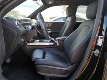 Mercedes GLB 2023 Mercedes-Benz GLB 2023, 2.0L, 4x4, od ubezpieczalni 2.0 Benzyna 221KM, zdjęcie 7