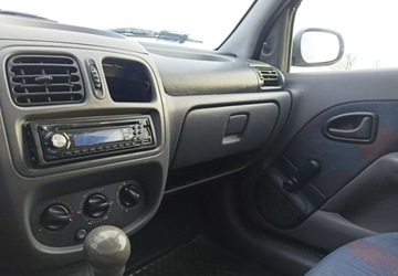 Renault Clio II Hatchback 1.2 60KM 2000 Renault Clio Renault Clio 1.1 Benzyna 60KM, zdjęcie 9