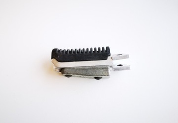GSF650 K5 K6 GSF1200 PODNÓŻEK STOPKA 43531-38G00