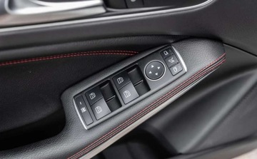 Mercedes Klasa A W176 Hatchback 5d Facelifting 250 211KM 2015 Mercedes-Benz Klasa A SPORT-Pakiet 2.0B 211Ps Skora Bixenon Navi Ledy Kame, zdjęcie 19