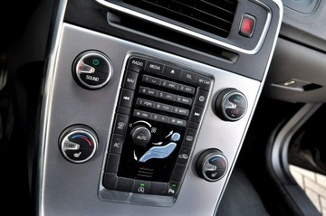 Volvo V60 I Kombi Facelifting 2.0 D3 DRIVE-E 150KM 2016 Volvo V60 Black Edition LiFt 2,0 D3 150Km Ledy, zdjęcie 26