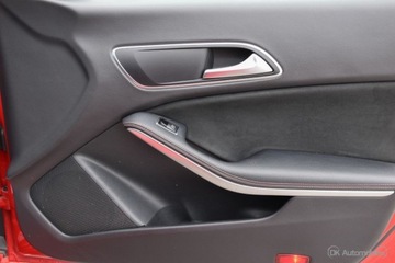 Mercedes CLA C117 Shooting Brake Facelifting 2.0 220 184KM 2017 Mercedes-Benz CLA CLA 220 4-MATIC 184KM Shooting-Brake AMG Panorama Salon, zdjęcie 23