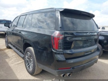 Chevrolet Suburban GMT900 2025 Chevrolet Suburban 2025r., 4x4, 5.3L 5.3 Benzyna 335KM, zdjęcie 2