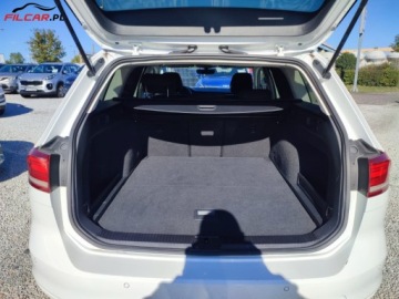 Volkswagen Passat B8 Variant 1.6 TDI BlueMotion SCR 120KM 2017 Volkswagen Passat GWARANCJA, Niski udokumentowany przebieg, Mozliwa zamian, zdjęcie 20