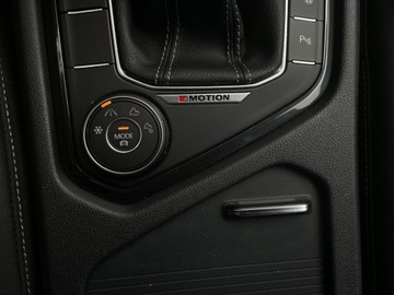 Volkswagen Tiguan II SUV Facelifting 2.0 TDI 200KM 2022 Volkswagen Tiguan 2.0TDI 200KM R-Line 4MOTION DSG(, zdjęcie 35