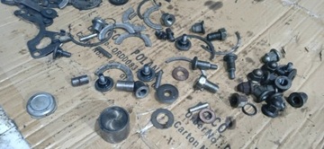 SUZUKI GS 500 CZĘŚĆI SILNIK MOCOWANIE UCHWYT ŚRUBA