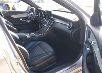 Mercedes Klasa C W205 Limuzyna 300 245KM 2018 Mercedes-Benz Klasa C 2018r., C 300, 2L, od ubezpieczalni 2.0 Benzyna 244KM, zdjęcie 7