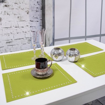 Подушечка декоративная GLAMOUR 30х42 стразы черный серебро