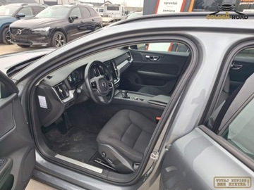 Volvo V60 II  2021 Volvo V60 2,0 B3 163KM R DESIGN alu navi kamera hak grz.fot oplacony 2.0, zdjęcie 9