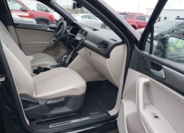 Volkswagen Tiguan II 2023 Volkswagen Tiguan 2023, 2.0L, SE R-LINE BLACK, od ubezpieczalni 2.0 Benzyna, zdjęcie 9