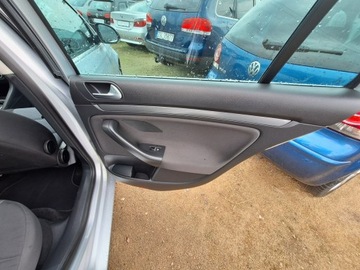 Volkswagen Golf VI Variant 1.6 TDI-CR DPF BlueMotion 105KM 2011 Volkswagen Golf Wersja Style Klimatronik, zdjęcie 24