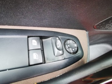 Peugeot 2008 I SUV Facelifting 1.2 PureTech 82KM 2016 PEUGEOT 2008 Salon PL, Bezwypadkowy, 1 Właściciel, Po wymianie rozrządu, zdjęcie 23