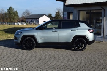 Jeep Compass II SUV Facelifting 1.5 MHEV T4 130KM 2022 Jeep Compass 1.5 GSE T4 e-Hybrid Limited Alpine Full LED Kamery 360 ACC Cz, zdjęcie 2