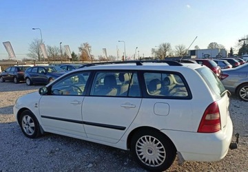 Toyota Corolla IX (E12) Kombi 2.0 D-4D 90KM 2003 Toyota Corolla Toyota Corolla 2.0 D-4D 2.0 Diesel 90KM, zdjęcie 2