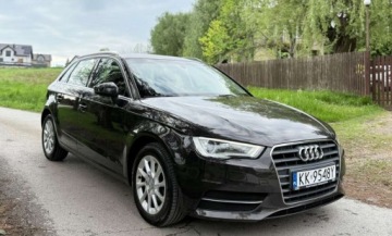 Audi A3 8V Hatchback 3d 1.2 TFSI 110KM 2015 Audi A3 Sportback Audi A3 Sportback 1.2 TFSI Attraction S tronic 1.2 110KM, zdjęcie 3