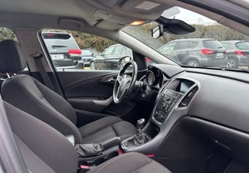 Opel Astra J Sports Tourer Facelifting 1.6 CDTI ecoFLEX 110KM 2014 Opel Astra Samochod z gwarancja 1.6 Diesel 110KM, zdjęcie 9