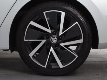 Skoda Octavia III Liftback Facelifting 1.5 TSI ACT 150KM 2020 Skoda Octavia 1.5 TSI, Salon Polska, Navi, Klima, zdjęcie 14