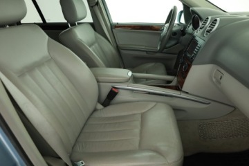 Mercedes Klasa M W164 Off-roader 3.0 V6 (320 CDI) 224KM 2006 Mercedes ML ML 320 CDI , 221 KM, 4X4, Automat, zdjęcie 6