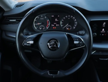 Skoda Octavia IV Liftback 1.5 TSI EVO 150KM 2022 Skoda Octavia 1.5 TSI, Salon Polska, zdjęcie 16