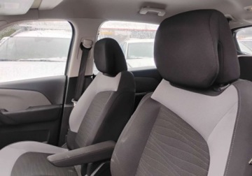 Citroen C4 II 2014 Citroen C4 2014r, 1.6 HDI. Lekko uszkodzony prawy tyl. Jezdzi. 1.6 116KM, zdjęcie 7