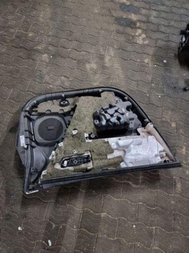 8093001 BOK PŘEDNÍCH PRAVÝCH DVEŘE 2.5 T AWD 186 2008 MAZDA CX-9 (TC)