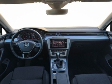 Volkswagen Passat B8 Variant 2.0 TDI BlueMotion SCR 150KM 2018 Volkswagen Passat serwis ASO salon Polska zadbany 2 kpl. kol 2.0 Diesel, zdjęcie 5