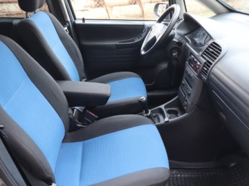 Opel Zafira A 1.8 16V 125KM 2004 Opel Zafira 1.8 16V, GAZ, 7 miejsc, HAK, Klima, zdjęcie 8