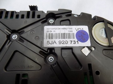 DW SKODA RAPID PŘÍSTROJOVÁ DESKA 5JA920731