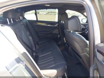 BMW Seria 5 G90-91 2023 BMW Seria 5 M550i xDrive 2023 4.4l 4.4 Benzyna 523KM, zdjęcie 8