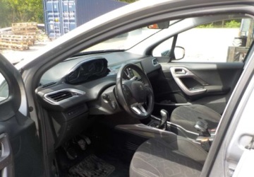 Peugeot 2008 I SUV Facelifting 1.2 PureTech 82KM 2016 Peugeot 2008 Okazja 1.2 Benzyna 82KM, zdjęcie 17