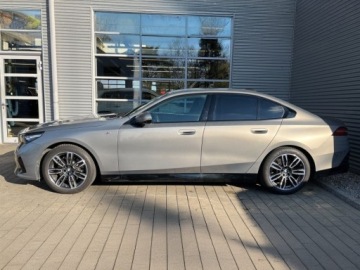BMW Seria 5 G90-91 Touring 2.0 520d 197KM 2025 BMW Seria 5 520d Sport Sedan 2.0 (197KM) 2025, zdjęcie 1