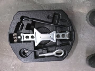 ZVEDÁK SX4 S-CROSS 13-16 (2013-2016) VITARA SADA UCHO KLÍČ