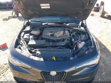 Alfa Romeo Giulia II Sedan Facelifting 2.0 Turbo 280KM 2023 Alfa Romeo Giulia VELOCE AWD, 2023r., 4x4, 2.0L 2.0 Benzyna 280KM, zdjęcie 11