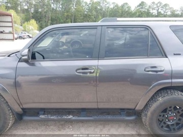 Toyota 2022 Toyota 4-Runner 2022 4.0l 4.0 Benzyna 270KM, zdjęcie 2