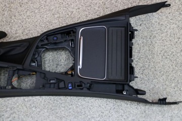 BMW F30 F31 F32 F34 F36 TUNEL ŚRODKOWY ŁADOWARKA MANUAL EUROPA