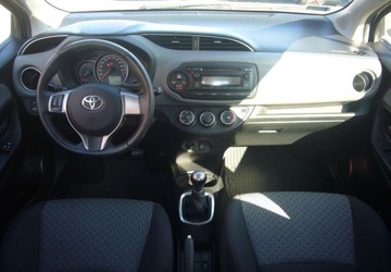 Toyota Yaris III Hatchback 5d Facelifting 1.33 Dual VVT-i 99KM 2015 Toyota Yaris Toyota Yaris III Salon PL 1.3 Benzyna 99KM, zdjęcie 13