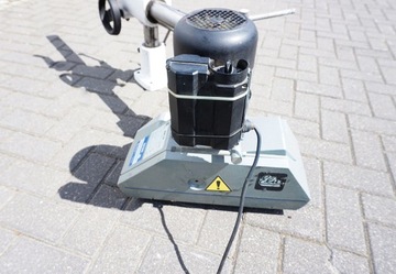 Подача фрезерного станка ELU: 3 ролика