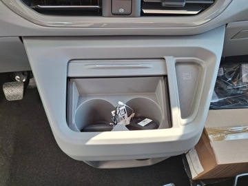 Volkswagen Caravelle T6 2025 Volkswagen Caravelle 2.0 TDI 170 KM Automat r.o. 3, zdjęcie 2