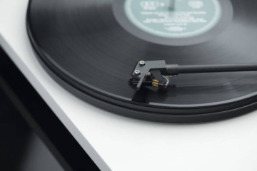Проигрыватель Pro-Ject Primary E Белый