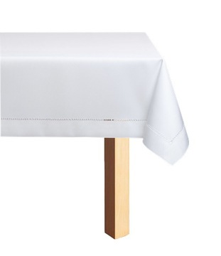 Obrus zdobiony mereżką 140x140 Biały