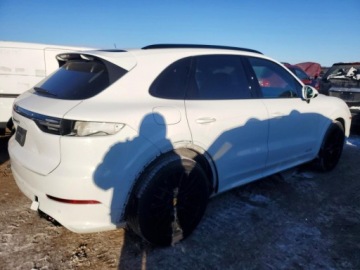 Porsche Cayenne III 2021 Porsche Cayenne GTS 2021 4.0 Benzyna 453KM, zdjęcie 3