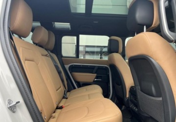 Land Rover Defender IV (L663) 2025 Land Rover Defender Defender MY26 3.0D I6 350 PS AWD Auto X-Dynamic HSE 110, zdjęcie 3